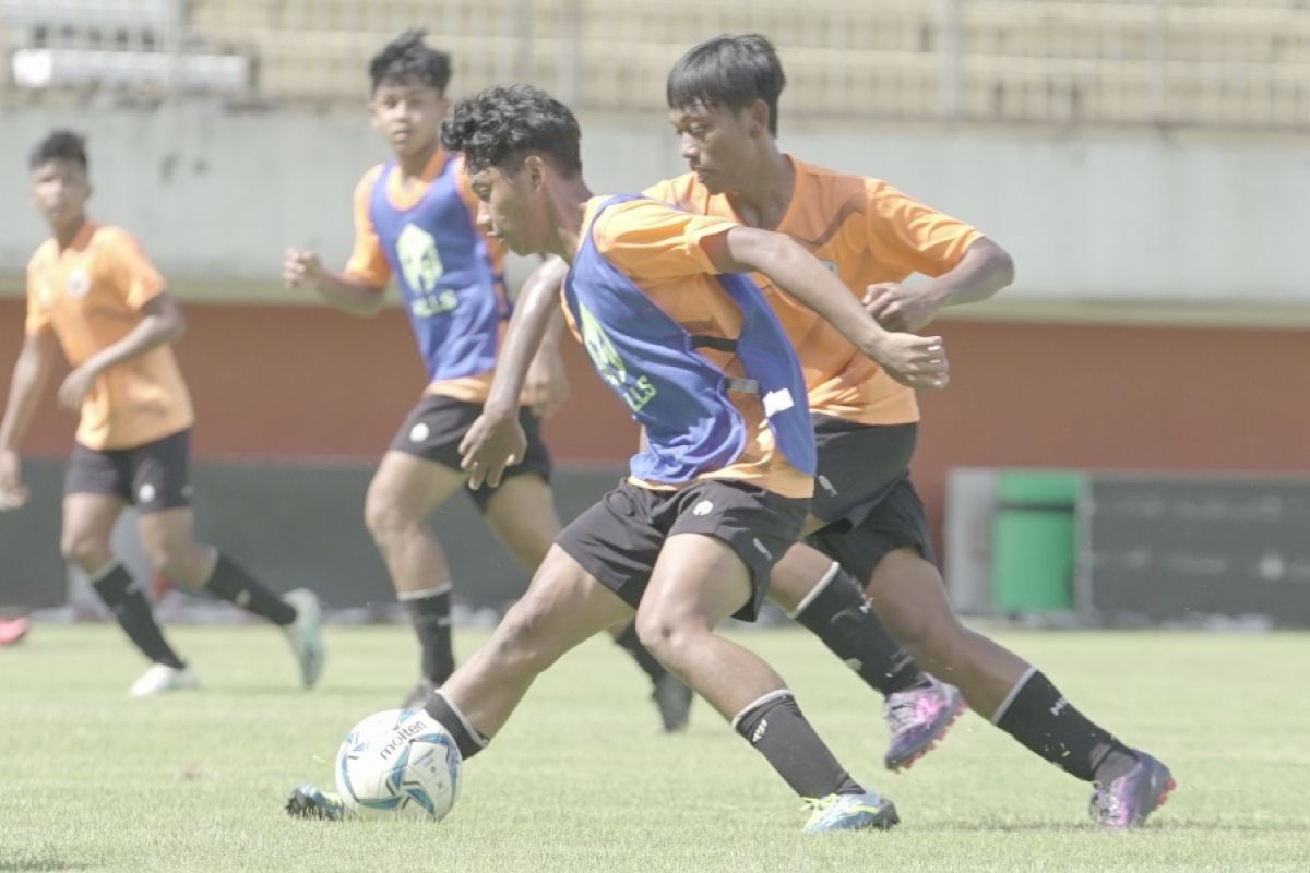 Pelatih Bima Sakti akui timnas U-16 kekurangan kiper sebelum Piala AFF 2022