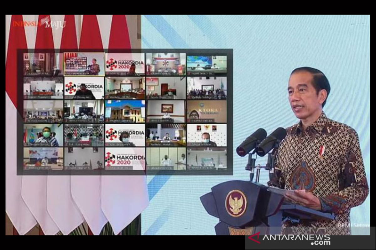 Jokowi singgung mati listrik di KPK