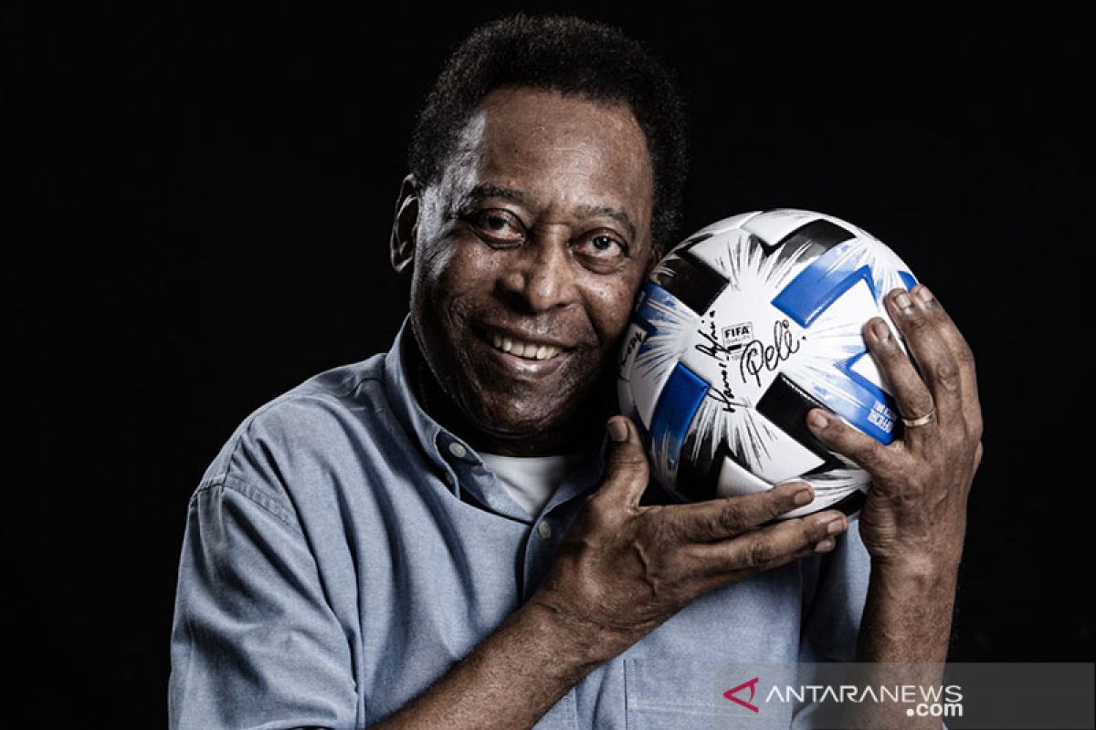 Legenda sepak bola Brazil Pele mengaku merasa kuat dan penuh harapan