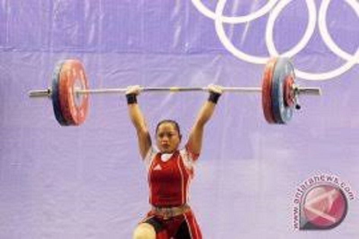 Mantan lifter Citra terima medali perak Olimpiade 2012