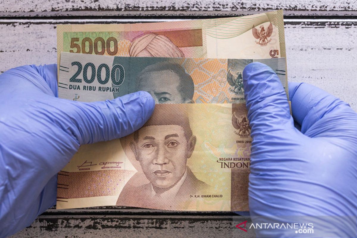 Nilai tukar Rupiah menguat dekati Rp14.000 jelang pelantikan Joe Biden