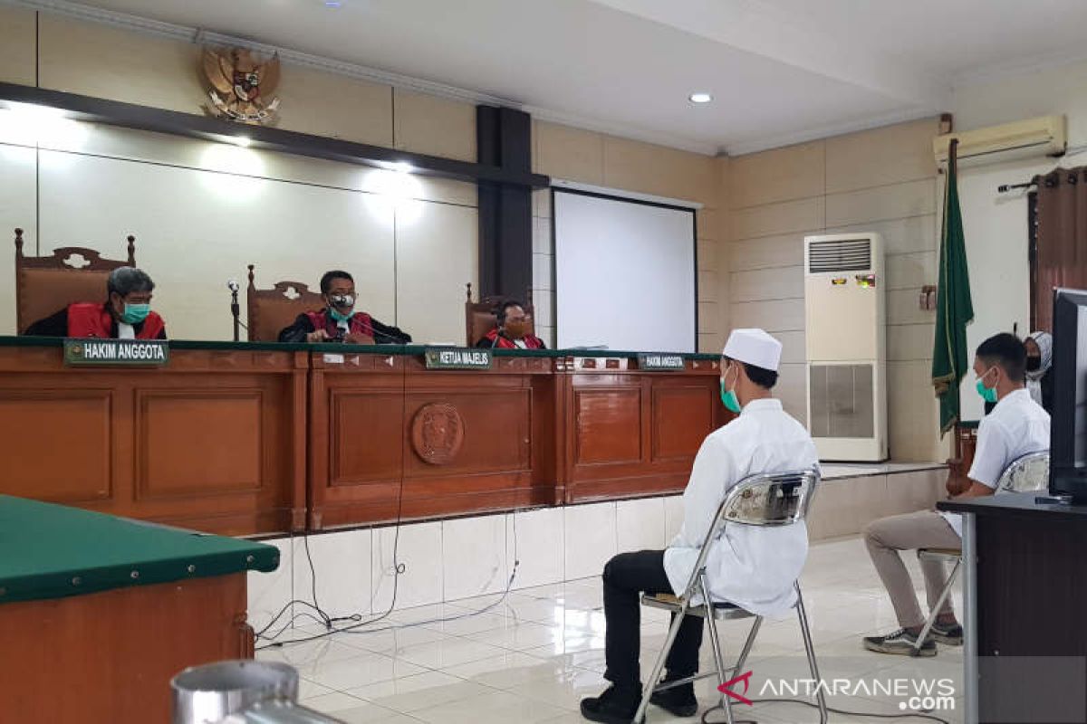 Empat mahasiswa pedemo UU Ciptaker di Semarang diadili