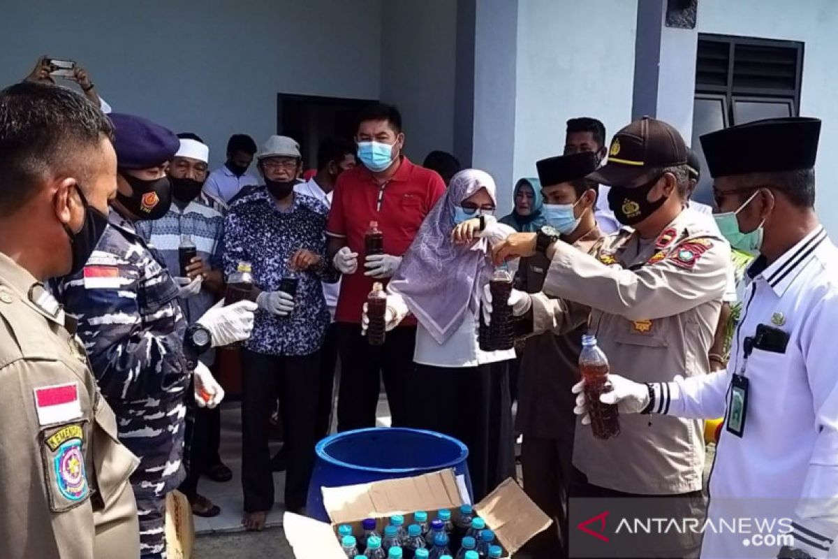 25 kardus "tajuk"  tak bertuan dari Kalimantan  dimusnahkan di Tambelan