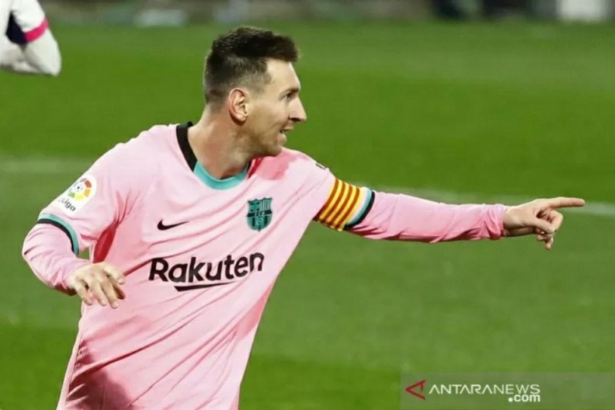 Luar biasa, Messi resmi lewati rekor Pele