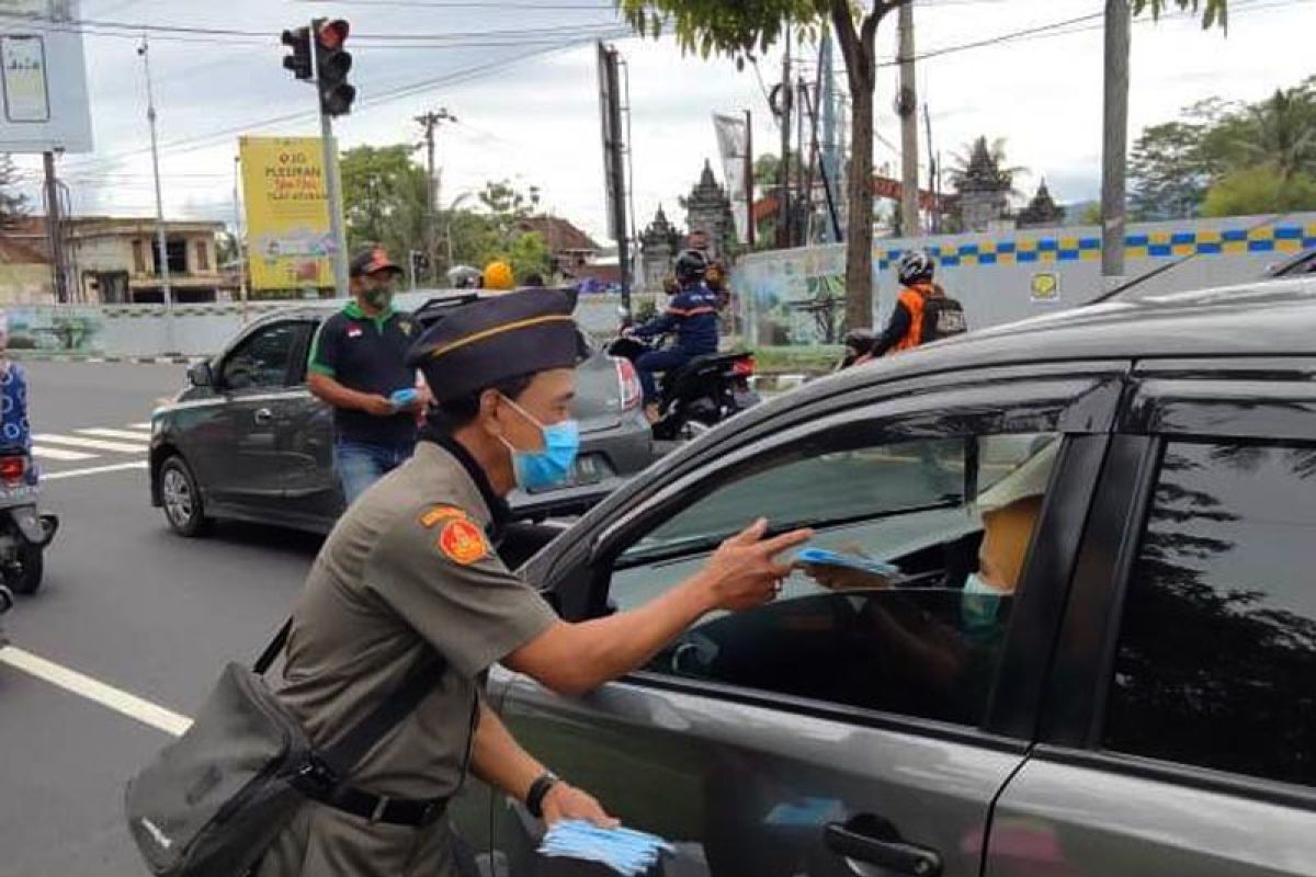 GP Ansor Kabupaten Magelang bagikan 27.000 masker kepada santri