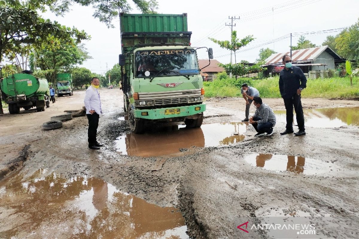 Pemprov Kalteng diminta tidak abaikan kerusakan jalan lingkar selatan Sampit