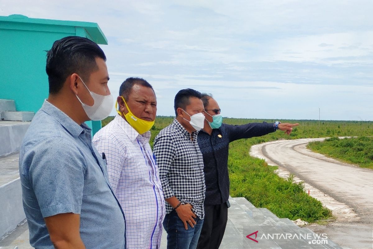 Rombongan DPRD Kotim kaget melihat perkembangan pembangunan sirkuit ini