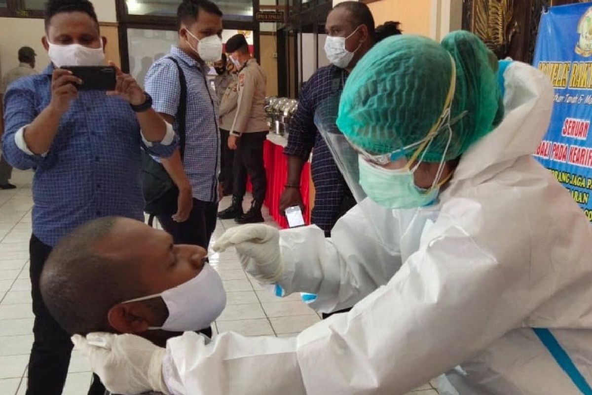 Cegah COVID-19 Polda Papua lakukan rapid antigen untuk wartawan