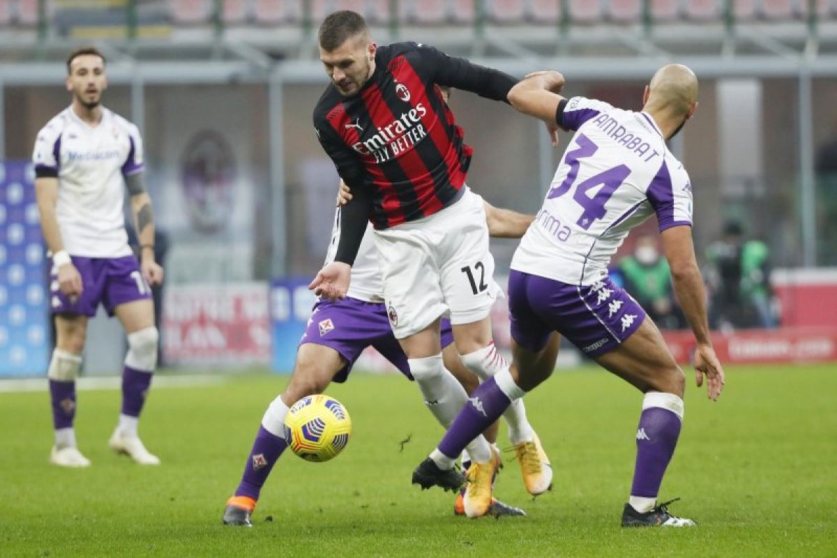 Milan umumkan Rade Krunic dan Ante Rebic positif COVID-19