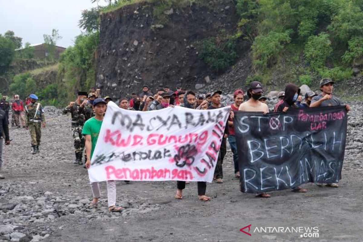 Warga Kledung tolak penambangan liar