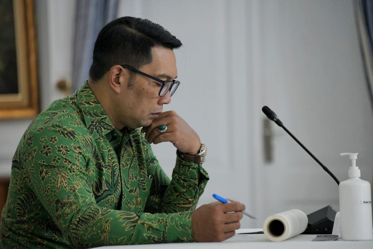 Ridwan kamil tegur tenaga medis tolak vaksinasi COVID-19 melalui media sosial Tik Tok