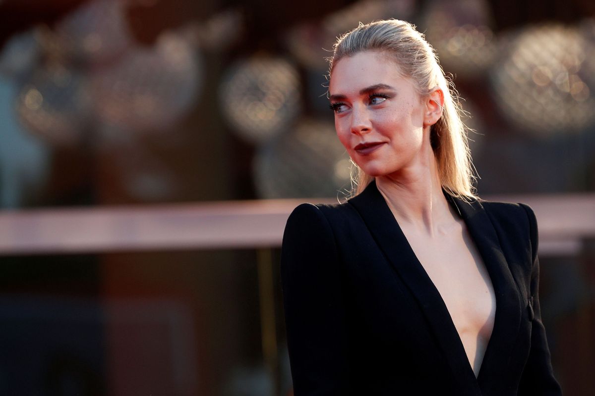 Vanessa Kirby menyampaikan keajaiban persalinan di "Pieces of a Woman"