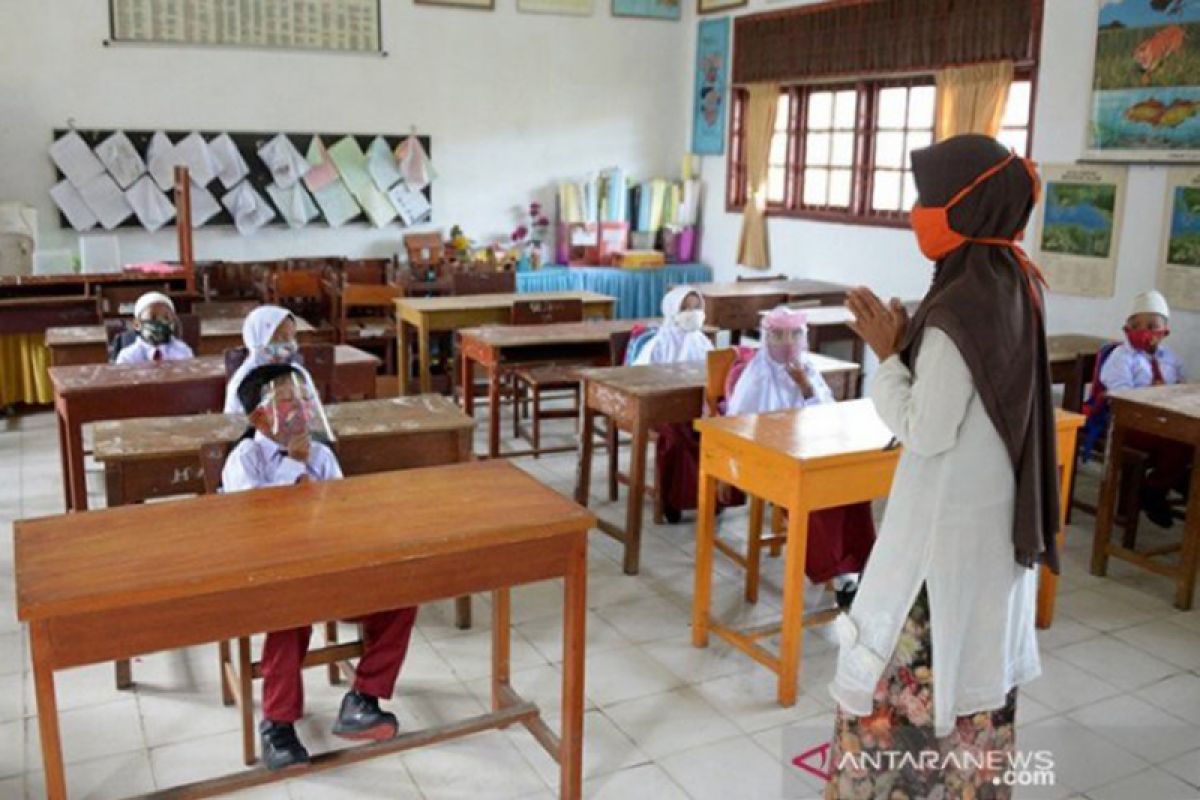 Kemenag tunggu keputusan Gubri soal sekolah tatap muka