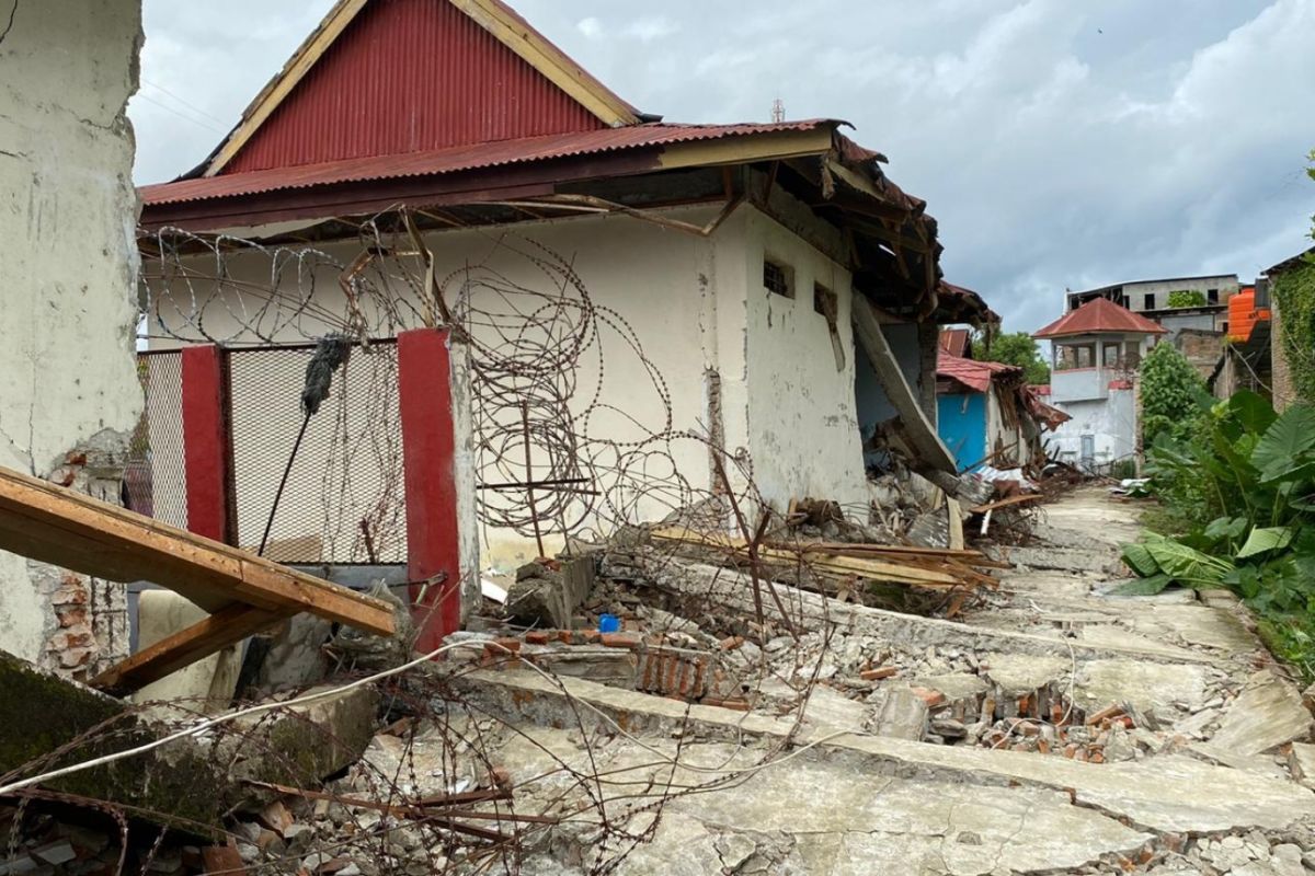 Petugas dan napi Rutan Mamuju luka akibat gempa