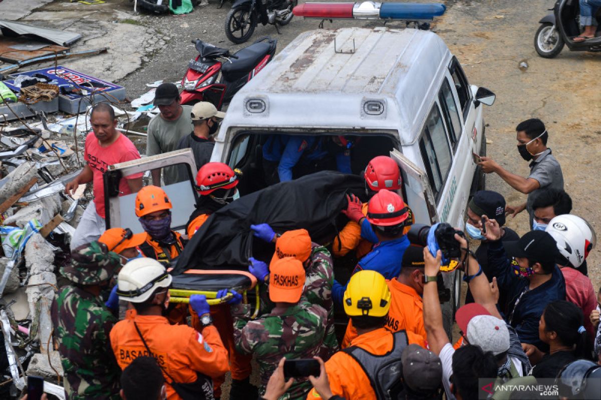 BNPB sebut Korban gempa Sulbar bertambah menjadi 56 orang