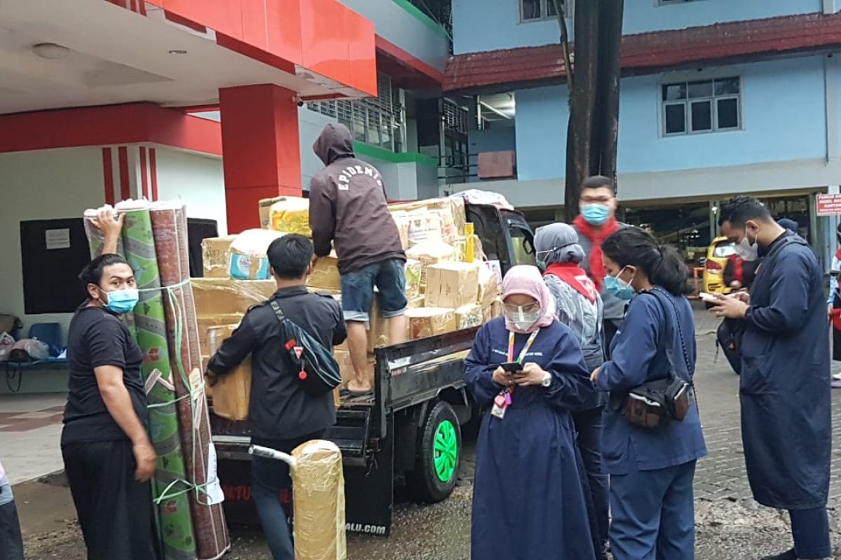 FK Unhas Makassar kirimkan peralatan dan tenaga medis ke Sulbar