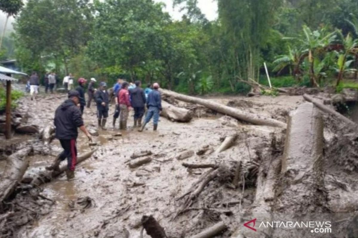 Puncak Bogor dilanda banjir bandang, tak ada korban jiwa