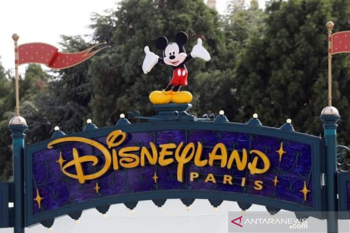 Pembukaan Disneyland Paris ditunda hingga April