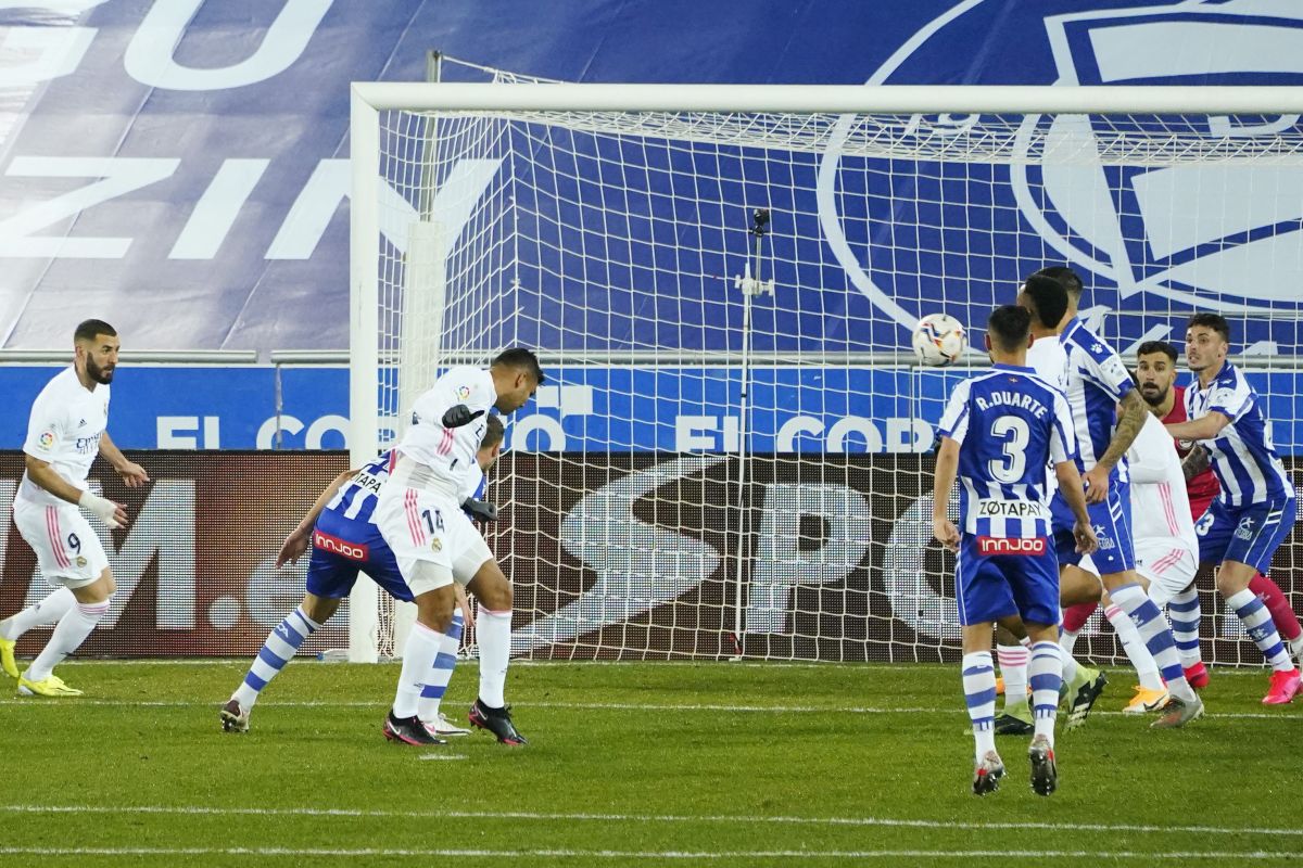 Hazard dan Benzema bawa Real sikat Alaves 4-1