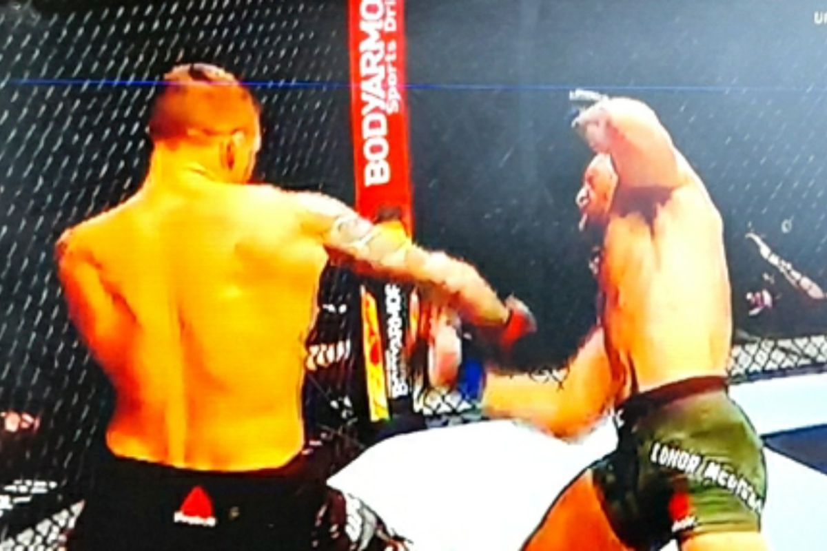 Poirier balas kekalahan, McGregor TKO ronde kedua