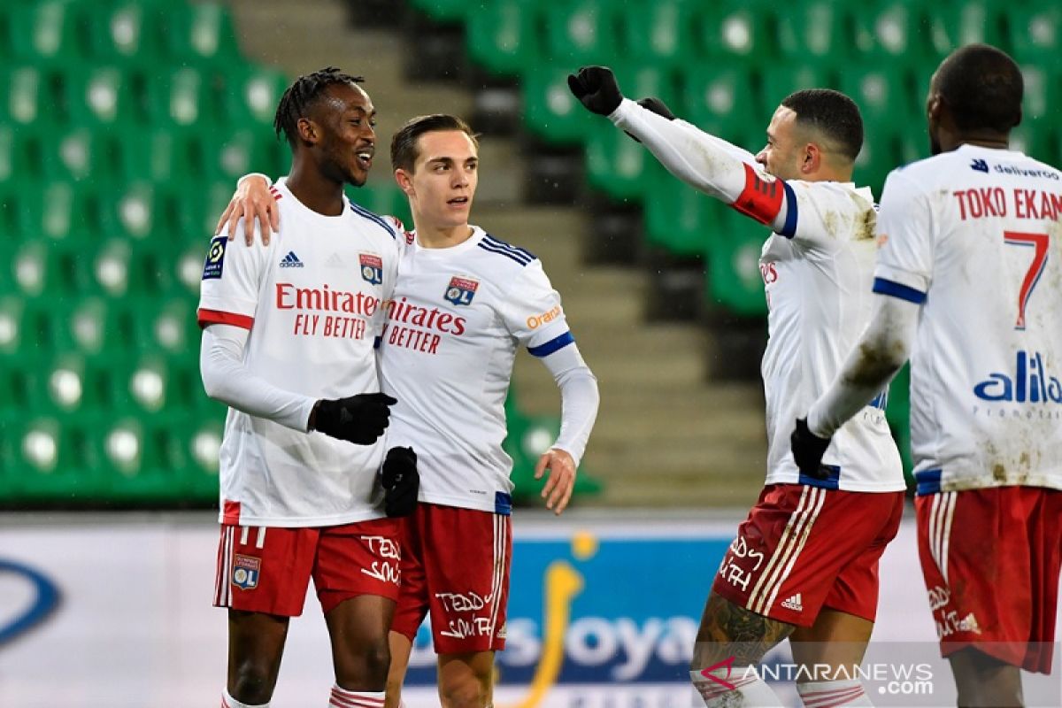 Liga Prancis-Lyon menang telak 5-0 dalam Derbi Rhone-Alpin