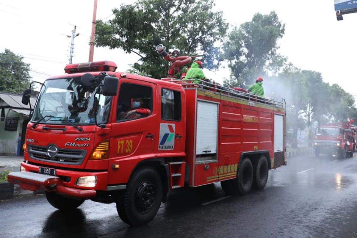 Pertamina Cilacap turunkan armada penyemprotan disinfektan