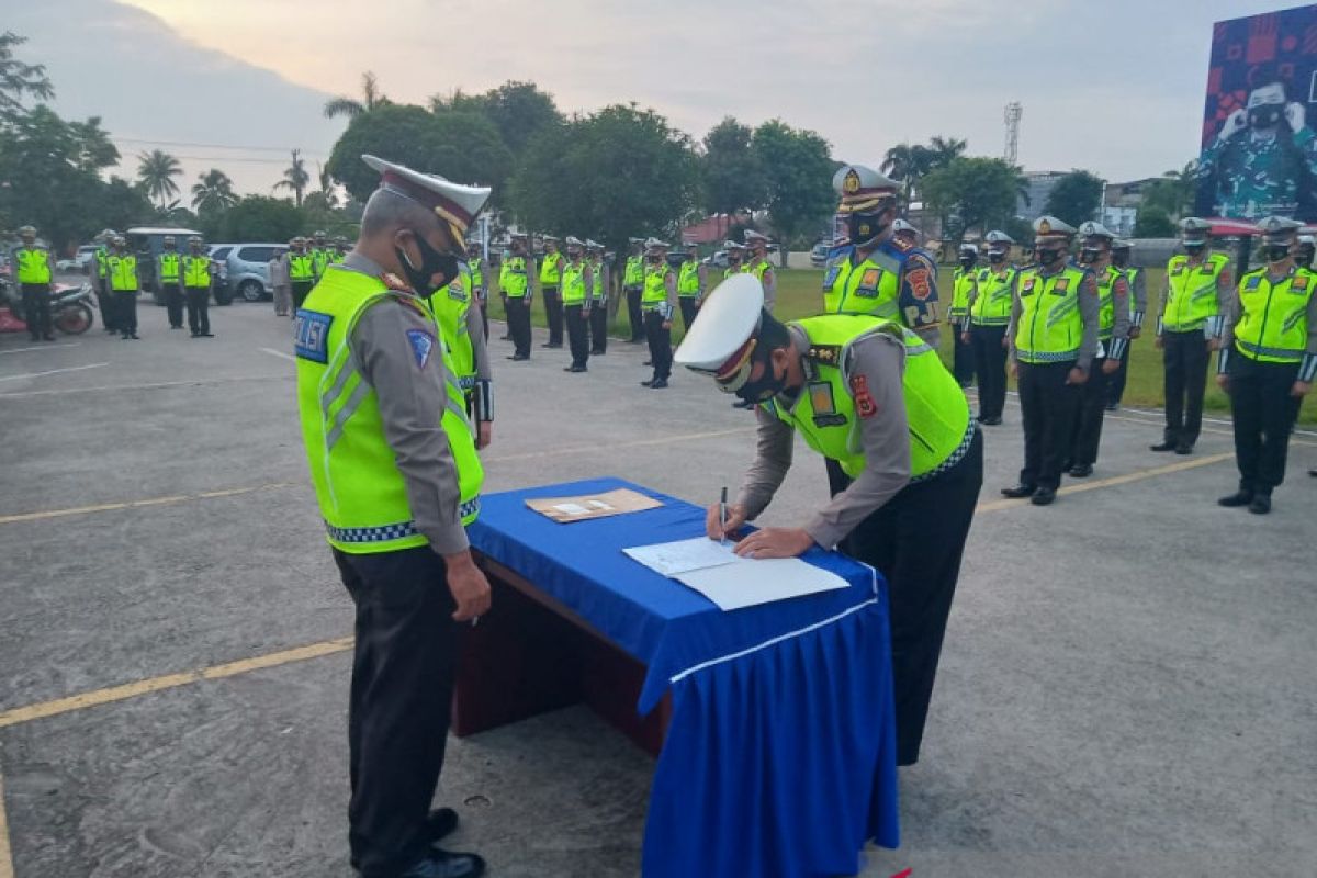 Anggota Ditlantas Jambi tanda tangani pakta integritas tak korupsi