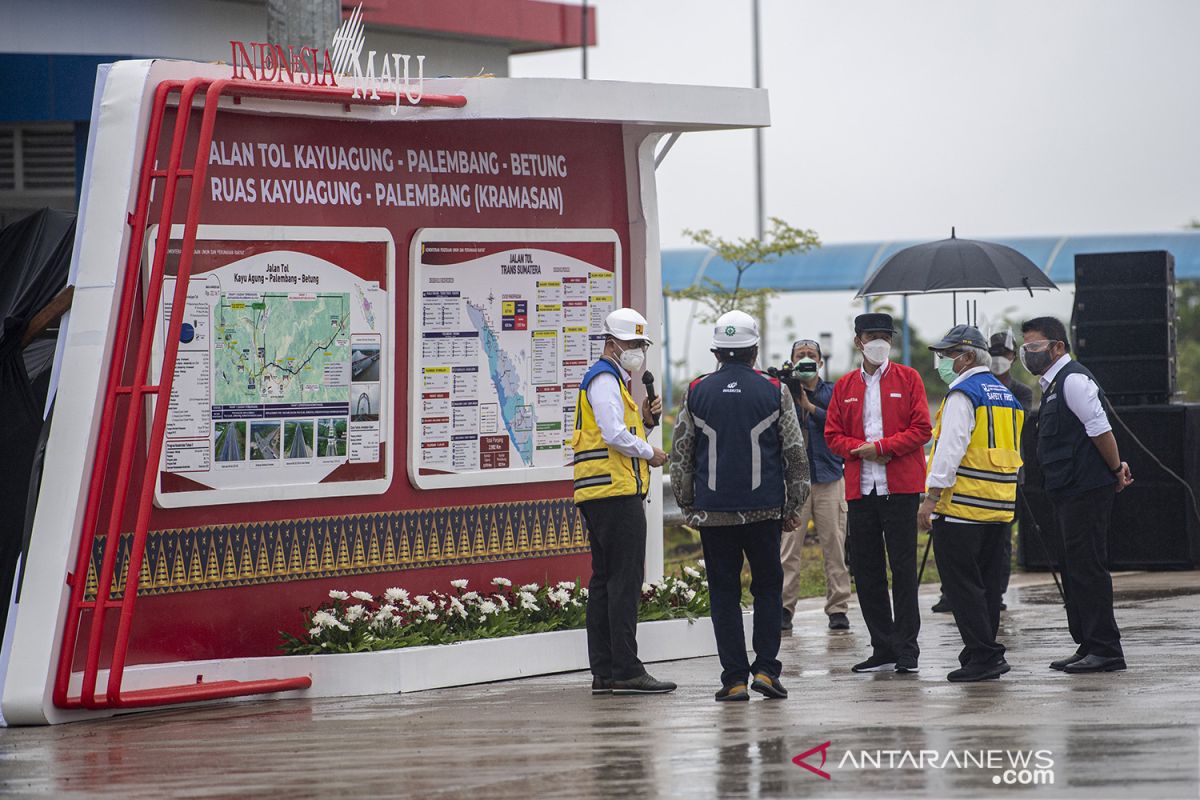 Jokowi belief the Kayu Agung-Palembang Toll Road to significantly lower logistics costs