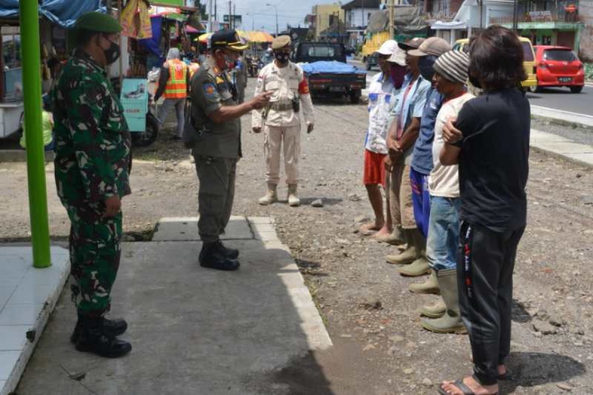 130 pelanggar prokes di Wonosobo dikenai sanksi sosial/denda Rp50 ribu