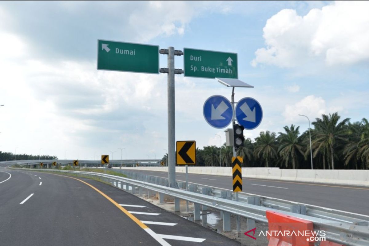 Tekan kecelakaan, 10 marka kejut kembali dipasang di Tol Pekanbaru-Dumai