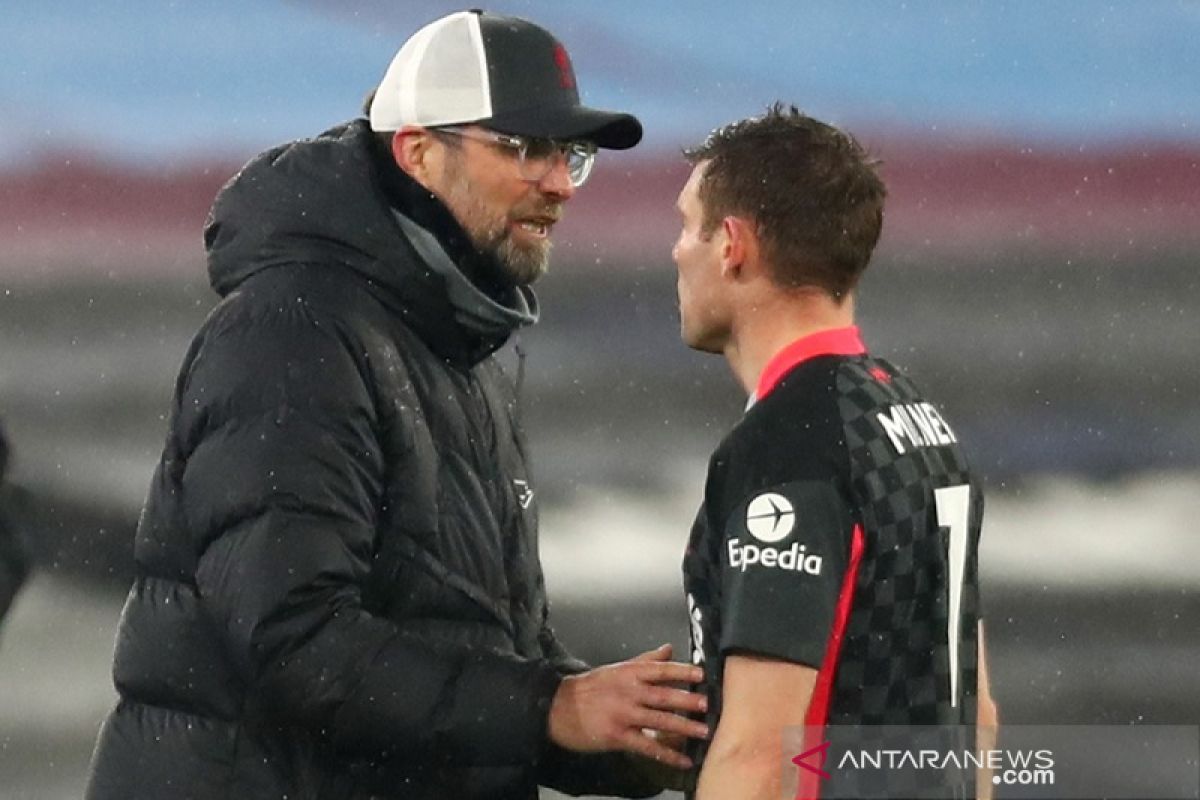 Juergen Klopp ungkap "perdebatan" saat Milner ditarik keluar lapangan