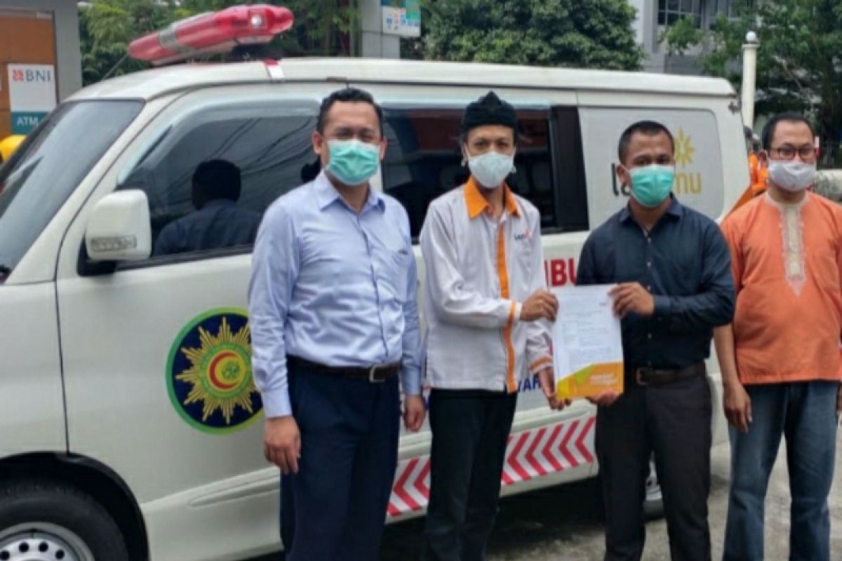 Lazismu Jateng serahkan mobil operasional ke RS PKU Muhammadiyah Demak