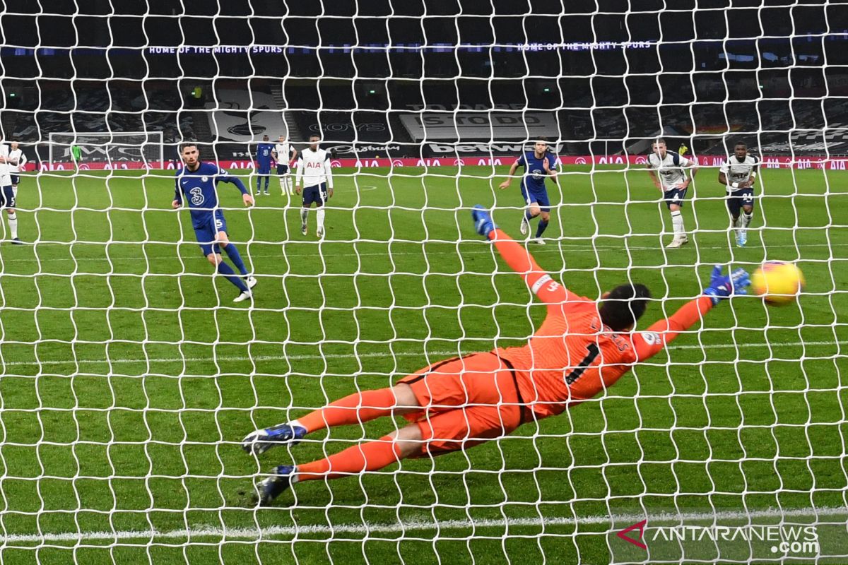 Penalti Jorginho antar kemenangan Chelsea di kandang Tottenham