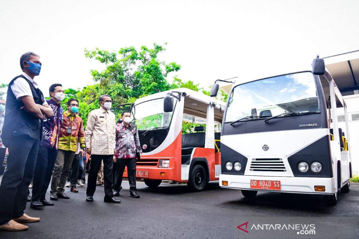 Jepang hibahkan 13 unit mobil damkar dan ambulance untuk Pemprov Sulsel