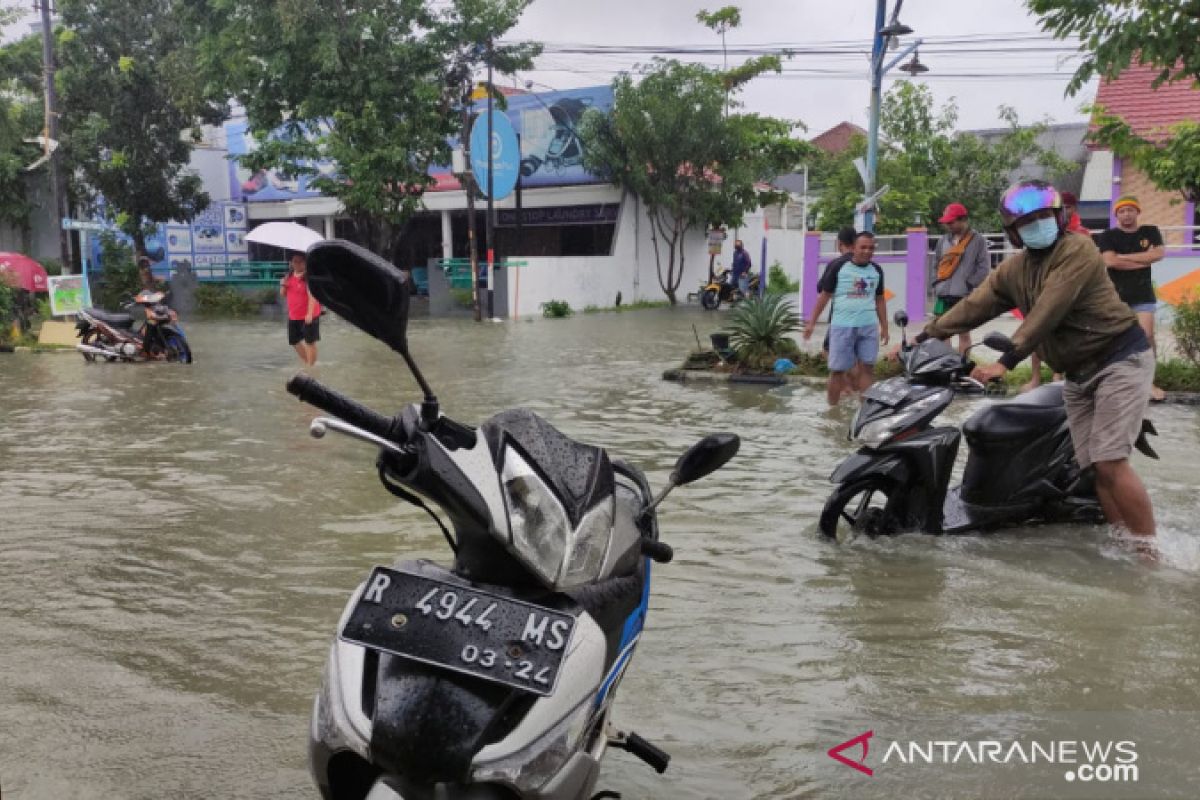 Cuaca ekstrem yang masih mengintai