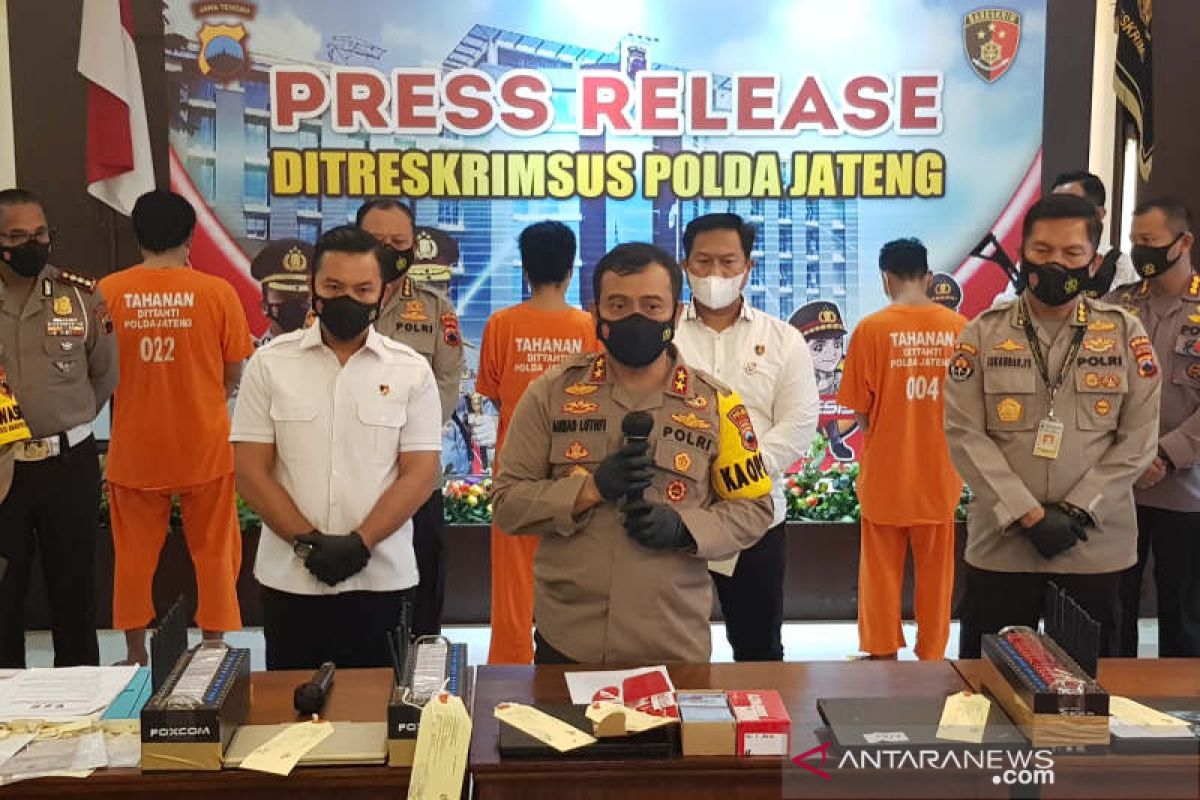 7 bulan beraksi, sindikat pencurian pulsa telepon di Semarang dibekuk