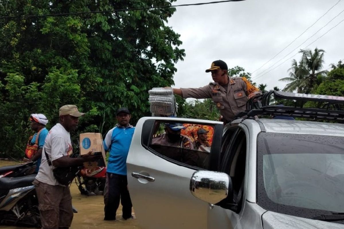 Pj Sekda Keerom:  Persediaan makanan korban banjir mulai menipis