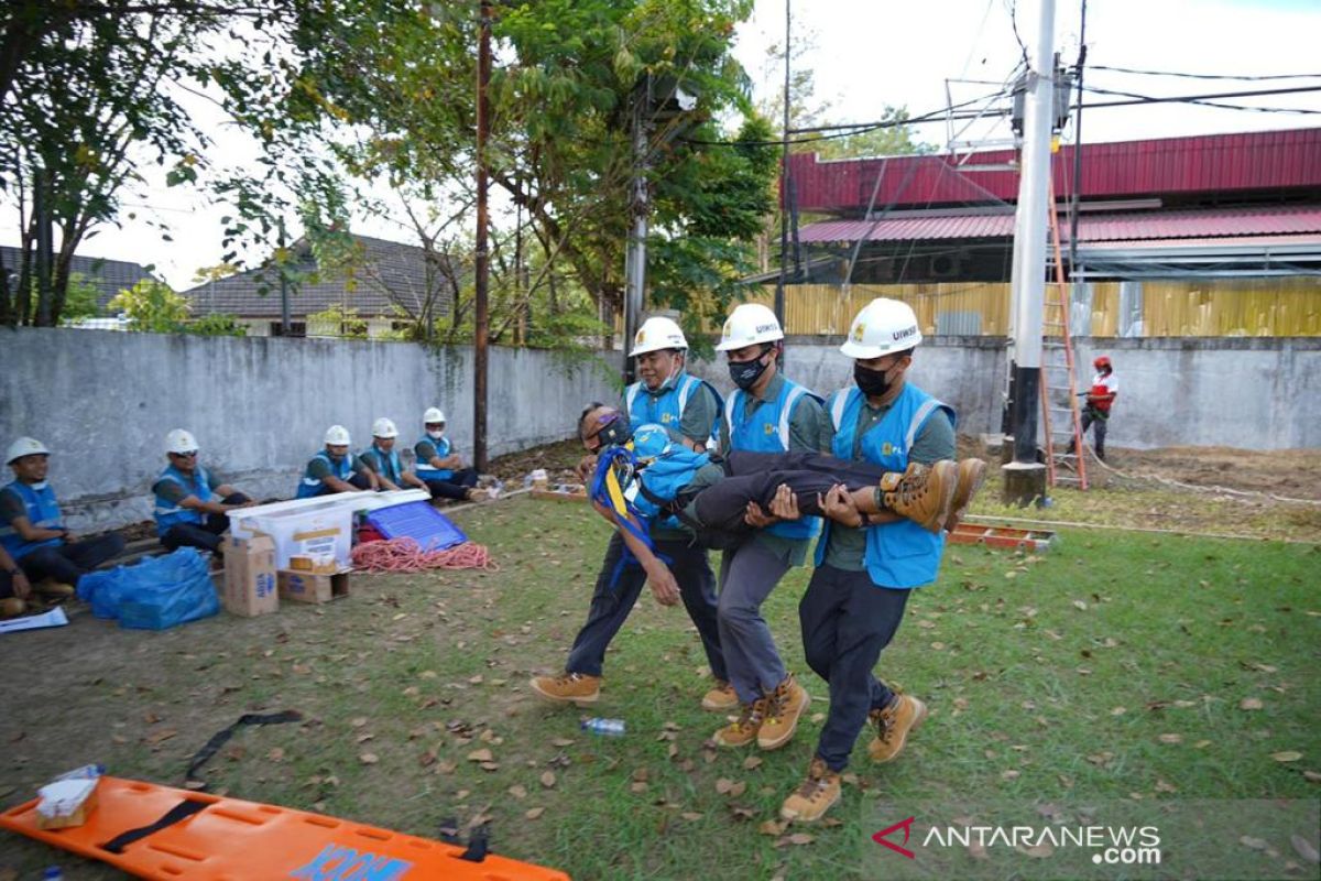 PLN simulasi tanggap darurat dalam rangka bulan K3 nasional 2021