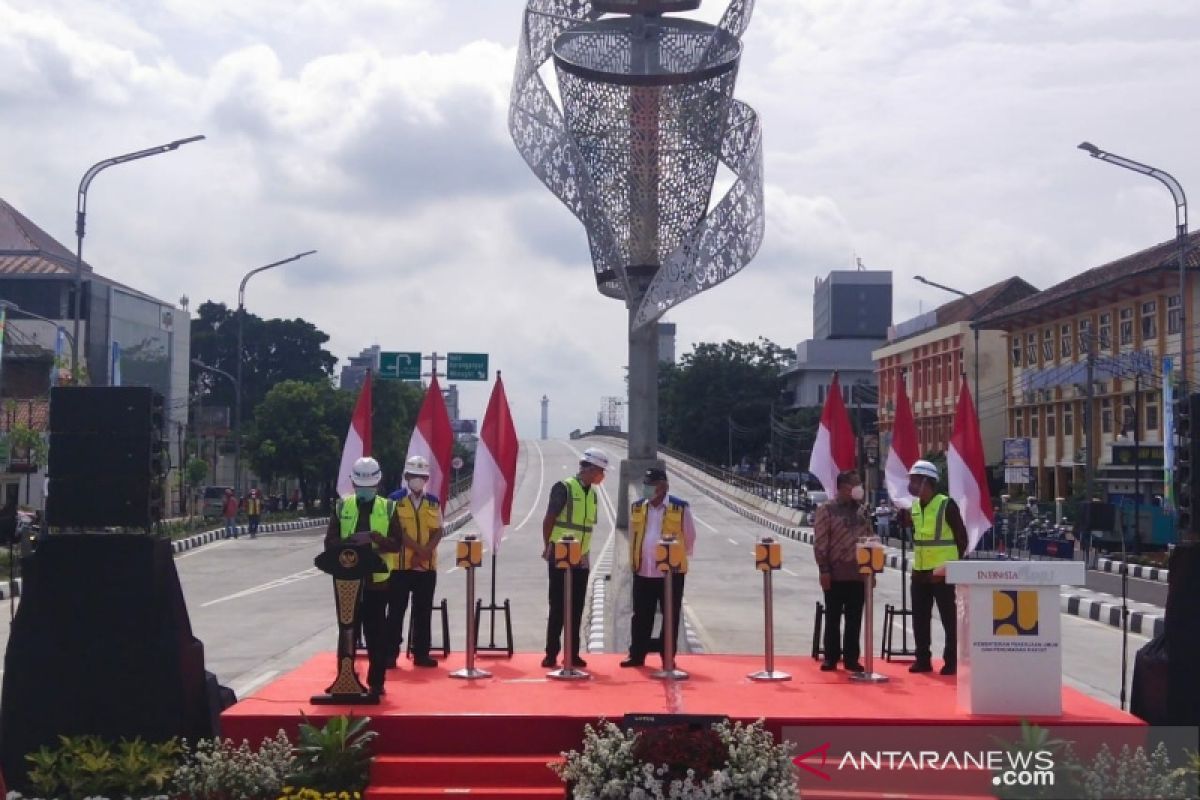 Jalan layang Purwosari Solo kado Menteri PUPR kepada Wali Kota Surakarta