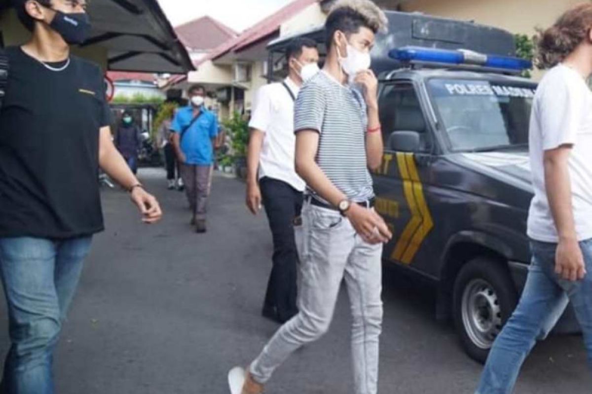 Polisi tetapkan manajer TikTokers dan manajer Kafe I-Club sebagai tersangka.kasus PPKM