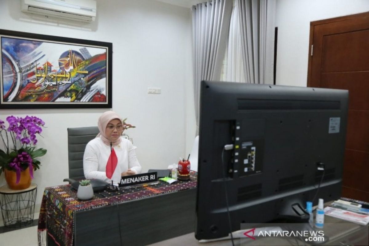 Menaker Ida Fauziyah dorong industri Indonesia berinvestasi pada bidang K3