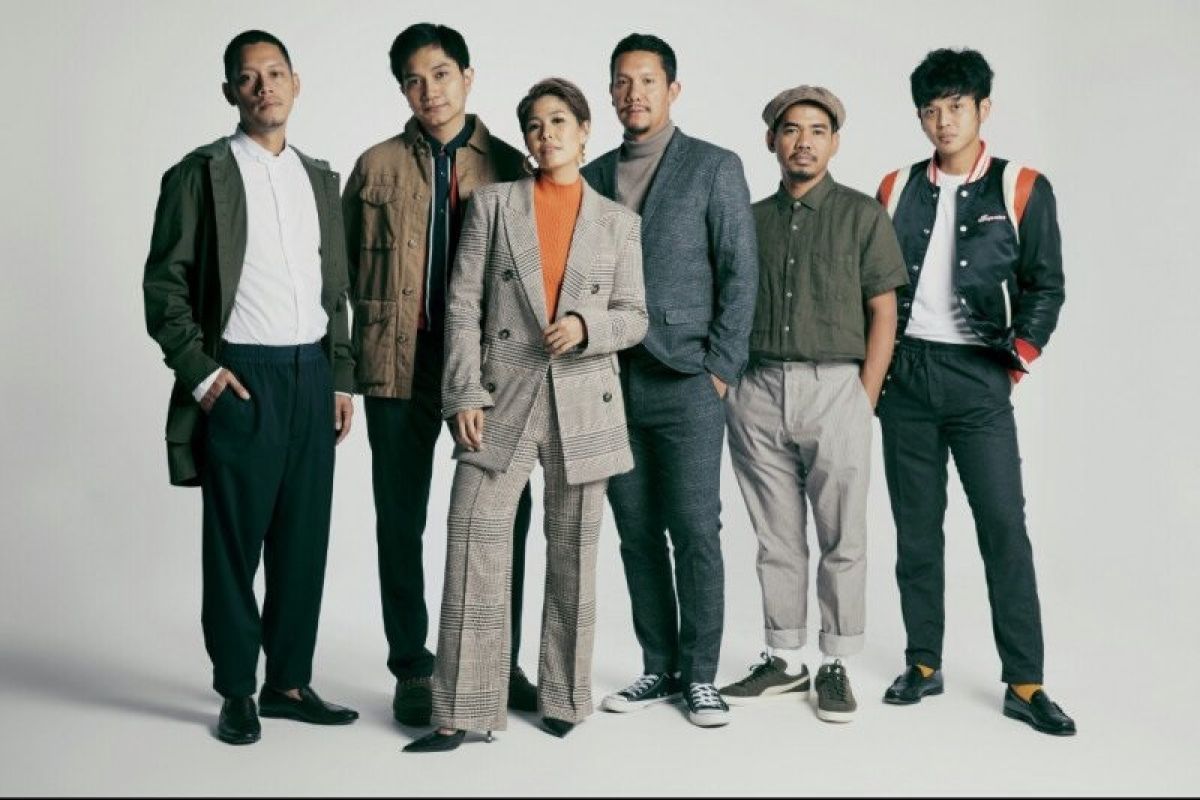 Maliq & D'Essentials akhirnya merilis album terbaru berjudul RAYA