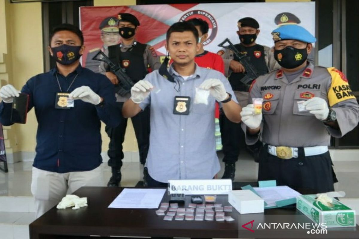 Polisi tangkap pengedar narkoba dikendalikan napi Lapas Kendari