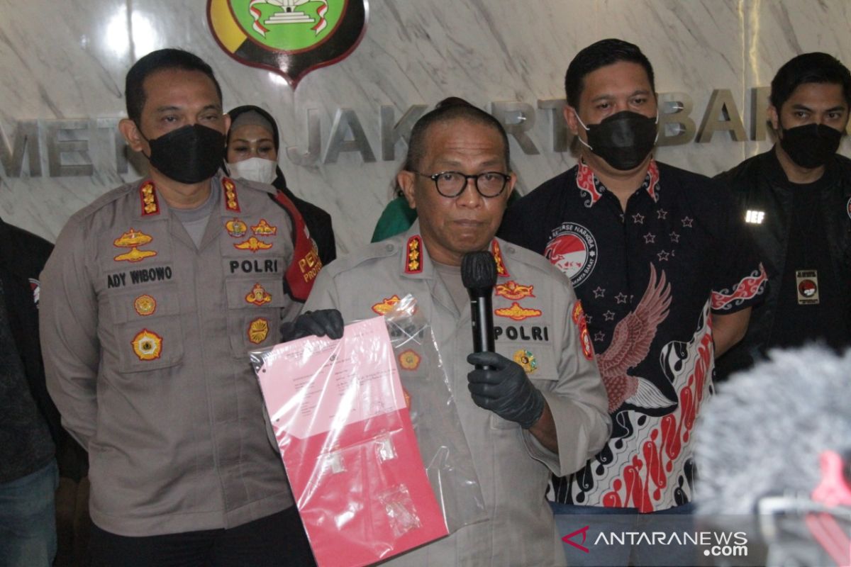 Polisi temukan dua klip sabu 0,39 gram  di lemari Jennifer Jill