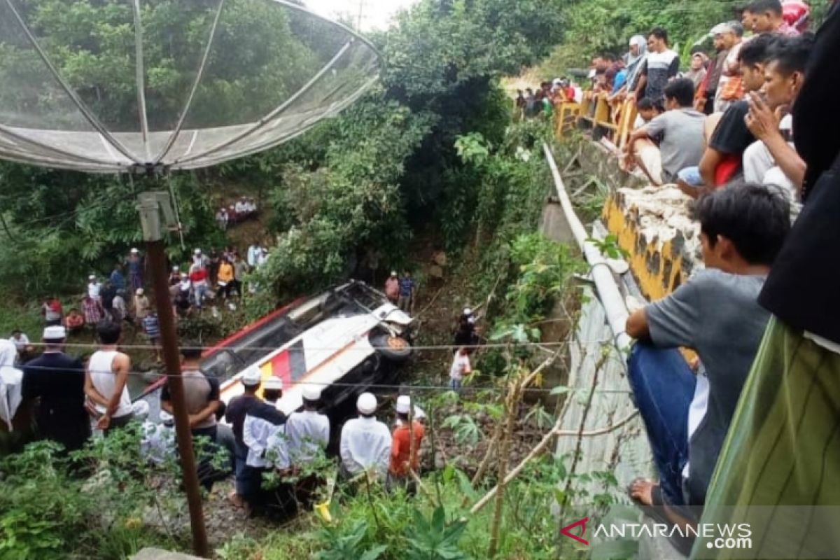 Kadis Perikanan Agam korban kecelakaan meninggal dunia di RSUP Padang