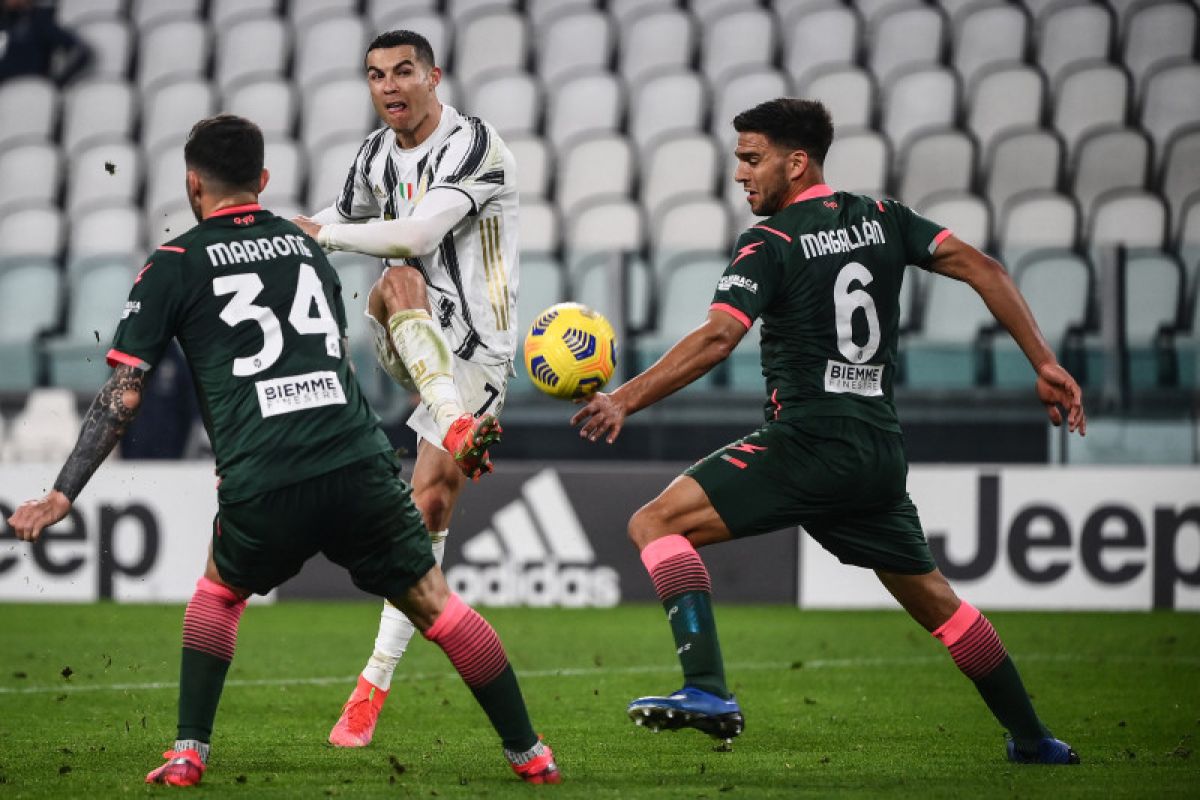 Juventus tundukkan Crotone 3-0