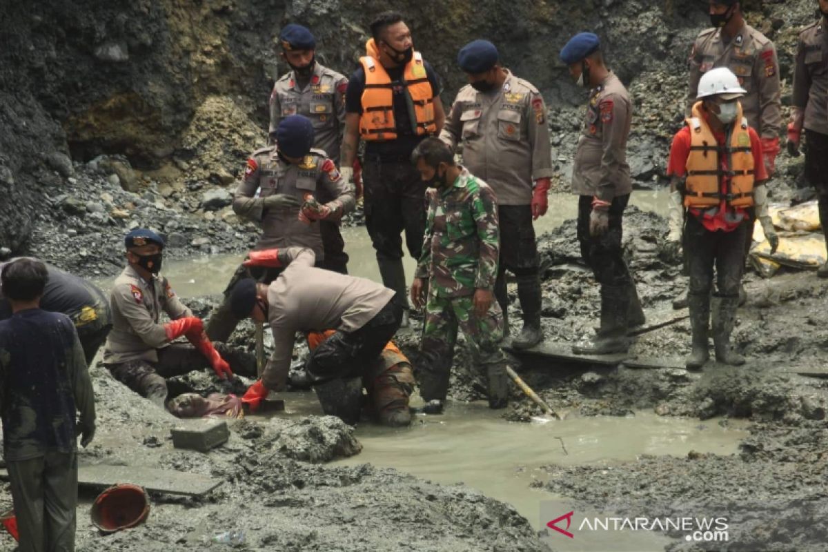 SAR  upayakan proses evakuasi korban masih tertimbun longsor di Sulteng