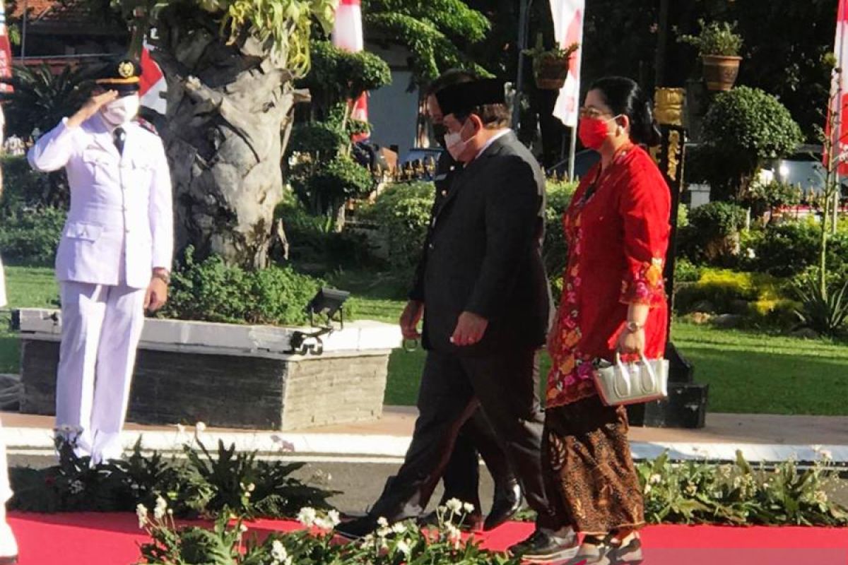 Putra Pramono Anung dilantik  sebagai Bupati Kediri