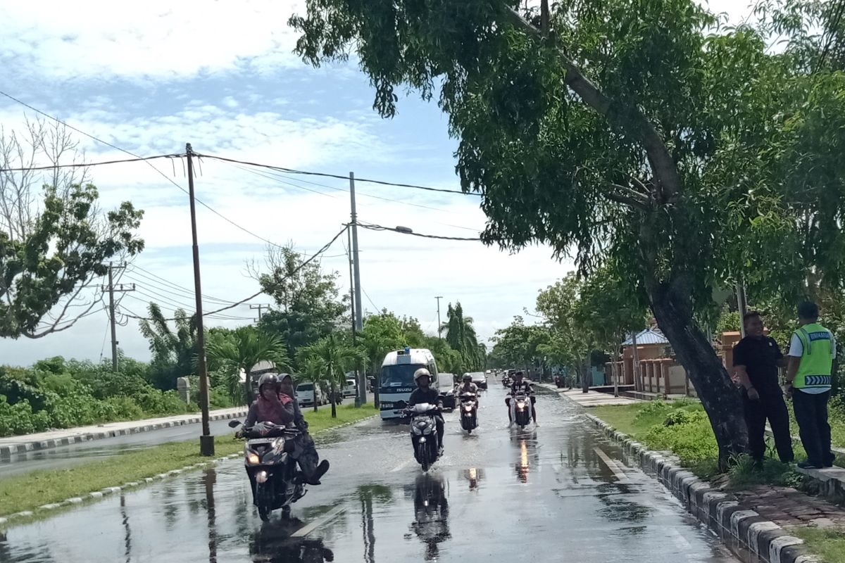 Pusat genangan di Mataram berkurang menjadi dua titik