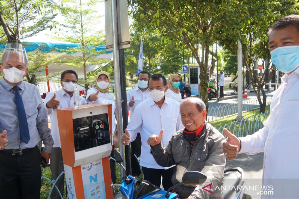 UNP resmikan palang parkir dan pintu otomatik bersama Bank Nagari